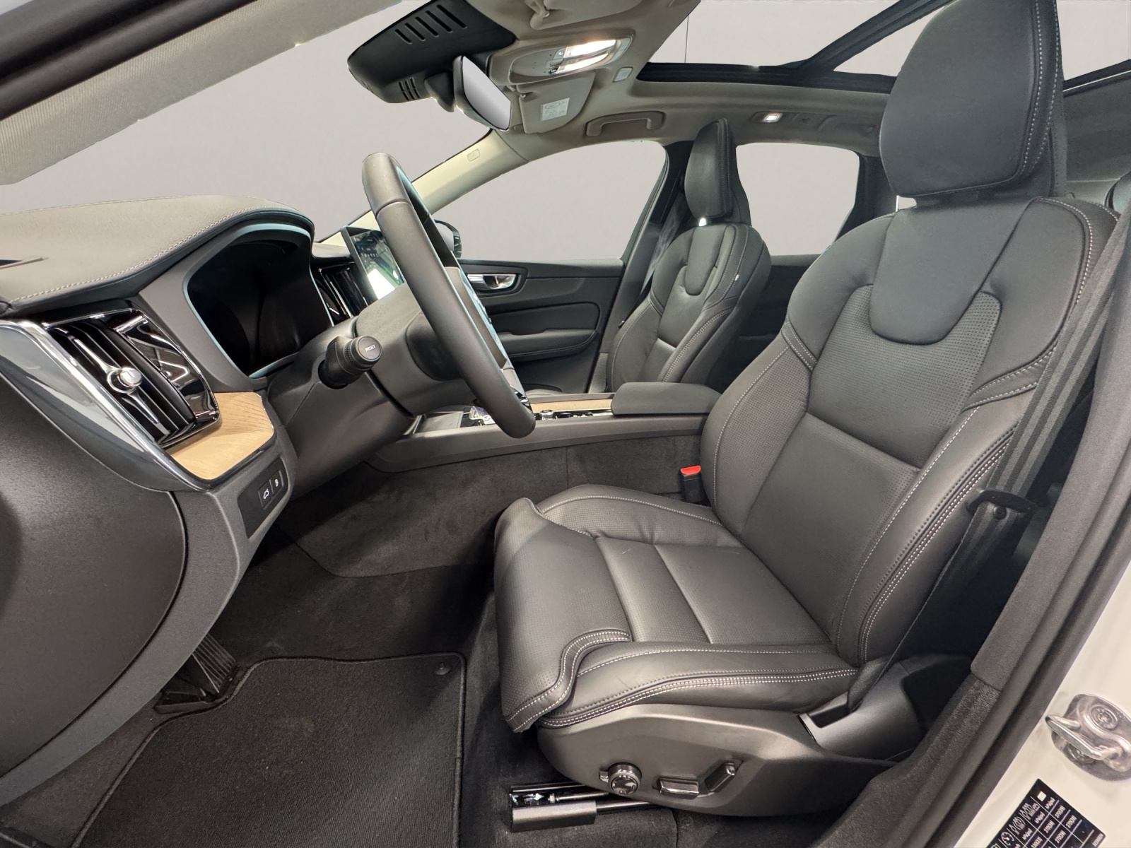VOLVO XC60 2.0 T8 TE Ultra Dark eAWD-image-15