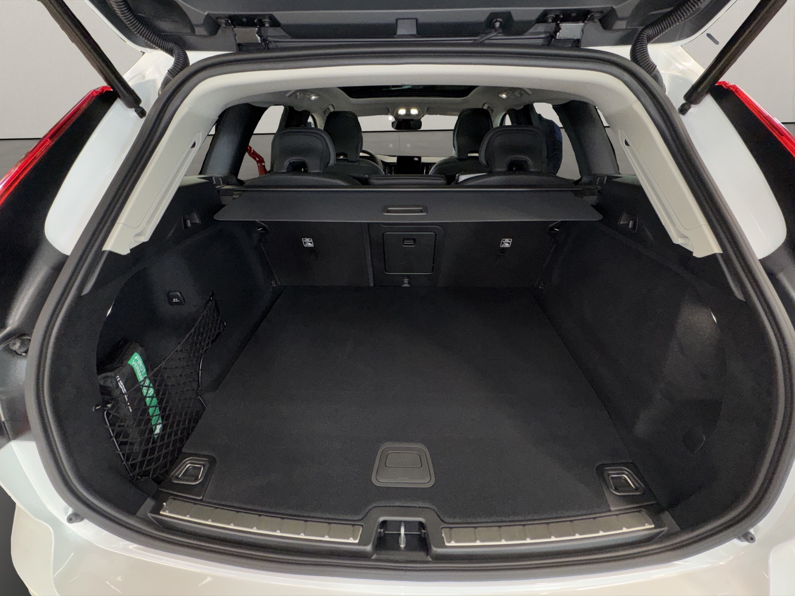 VOLVO XC60 2.0 T8 TE Ultra Dark eAWD-image-14