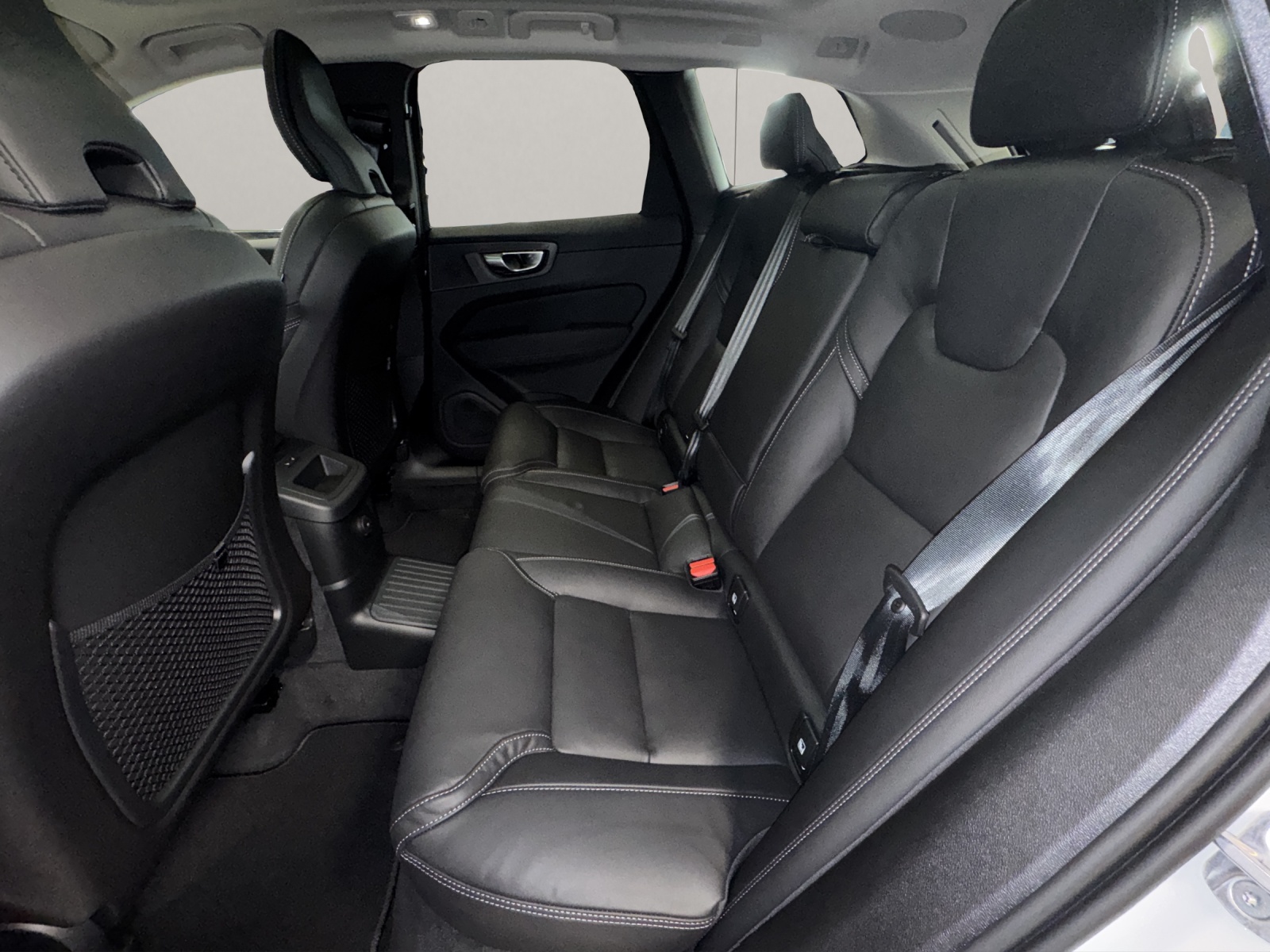 VOLVO XC60 2.0 T8 TE Ultra Dark eAWD-image-13