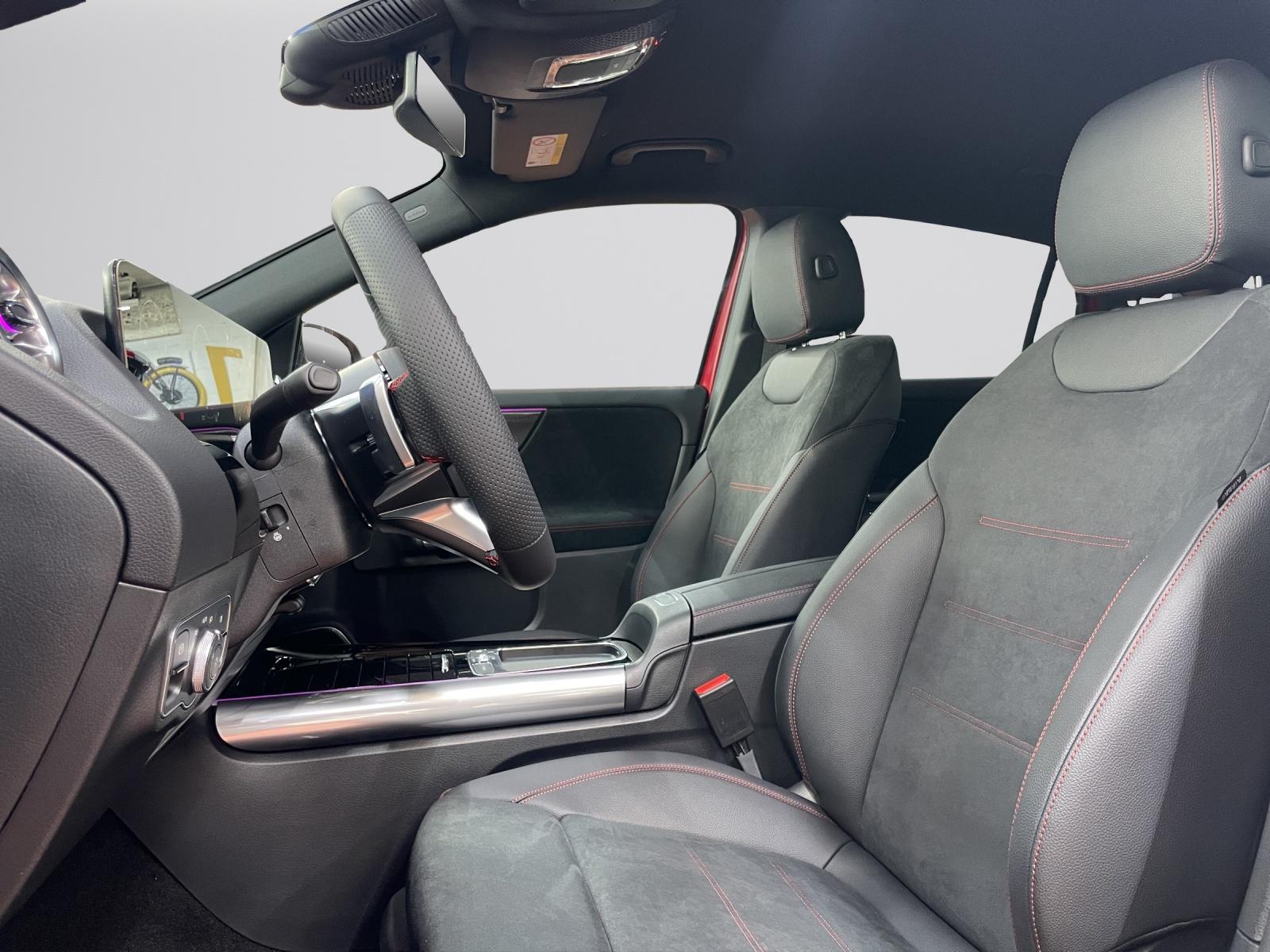 MERCEDES-BENZ GLA 200 Night Star AMG Line-image-3