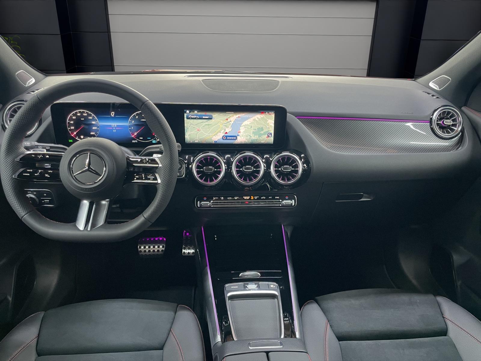 MERCEDES-BENZ GLA 200 Night Star AMG Line-image-4