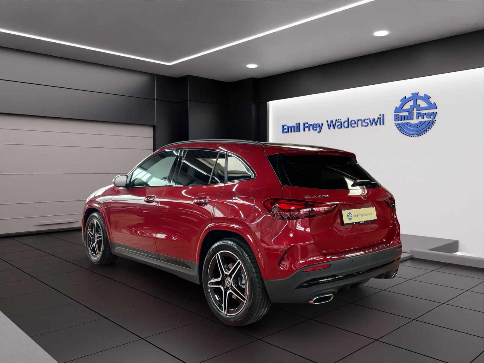 MERCEDES-BENZ GLA 200 Night Star AMG Line-image-2