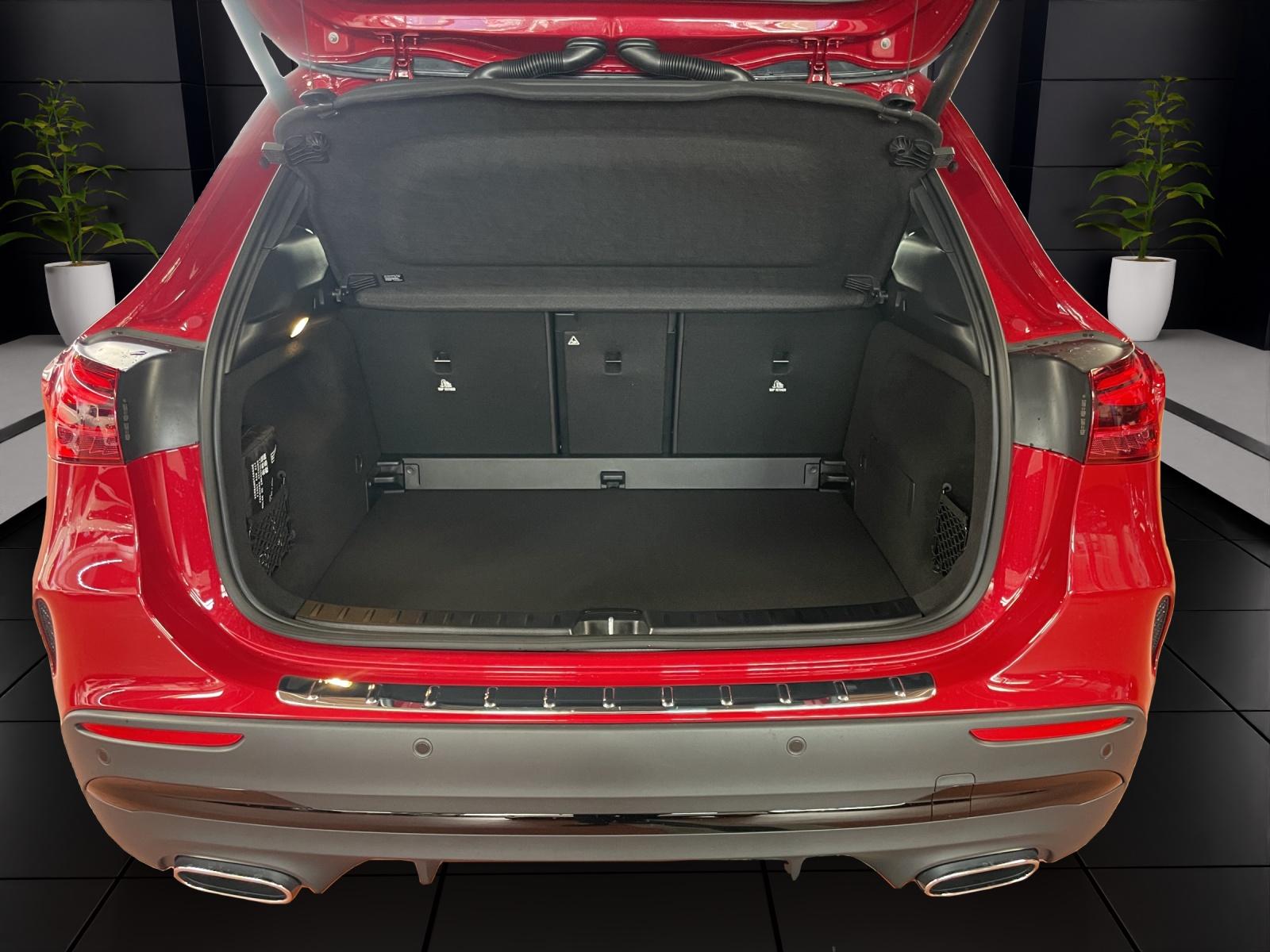 MERCEDES-BENZ GLA 200 Night Star AMG Line-image-8