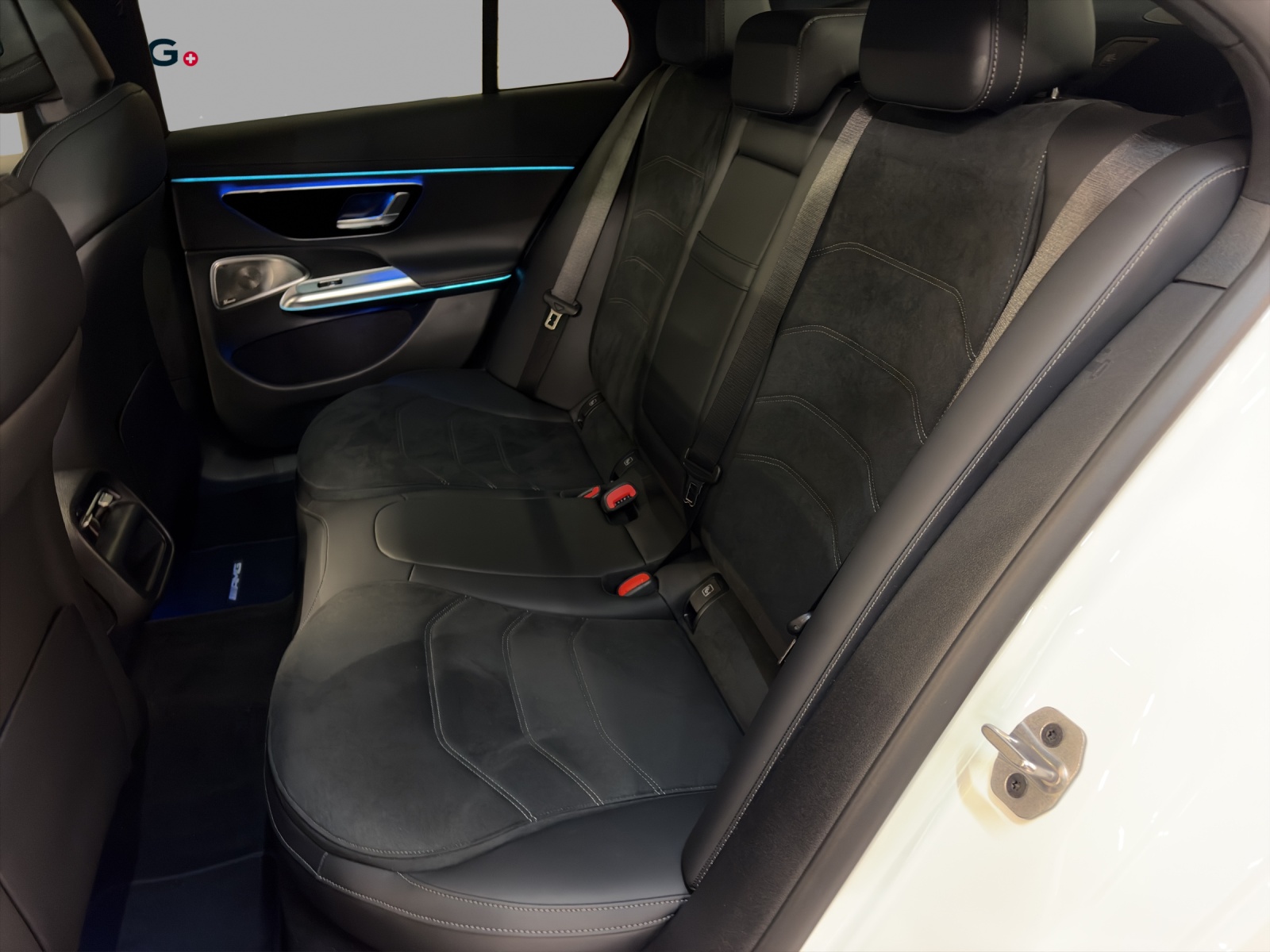 MERCEDES-BENZ E 450 d 4M - AMG / 360 Grad Kamera / Digital Light / Panorama-Dach-image-15