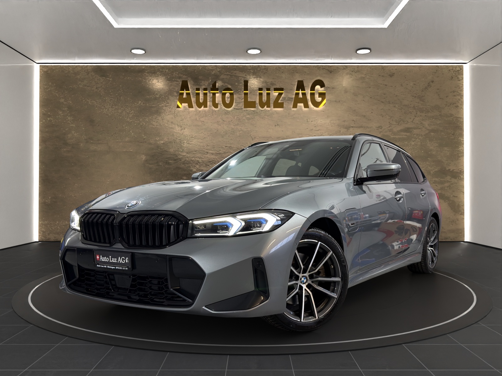 BMW 330e Steptronic M Sport-image-0
