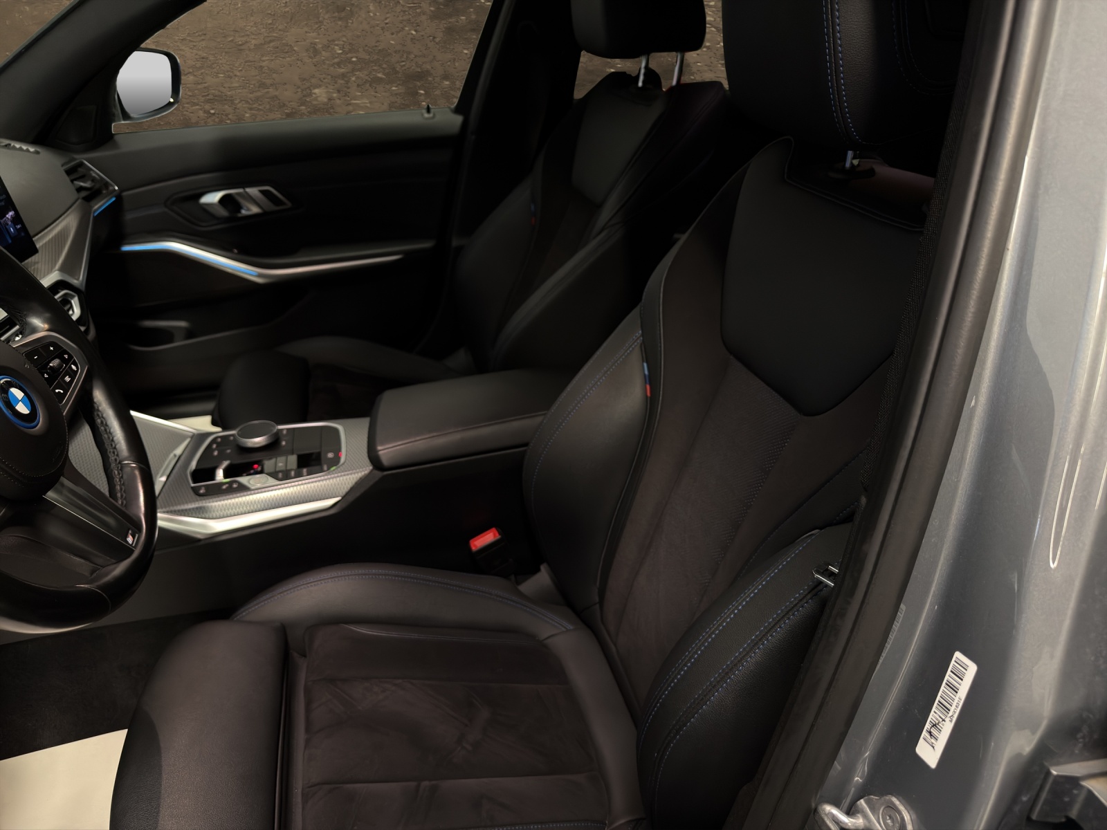 BMW 330e Steptronic M Sport-image-11