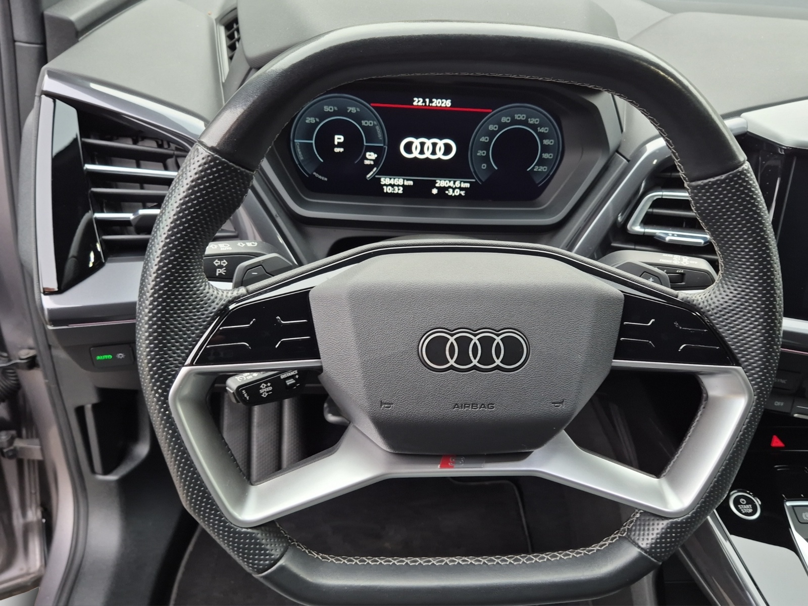 AUDI Q4 e-tron 50 quattro-image-10