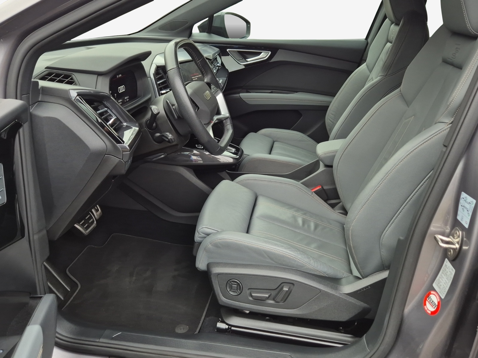 AUDI Q4 e-tron 50 quattro-image-8