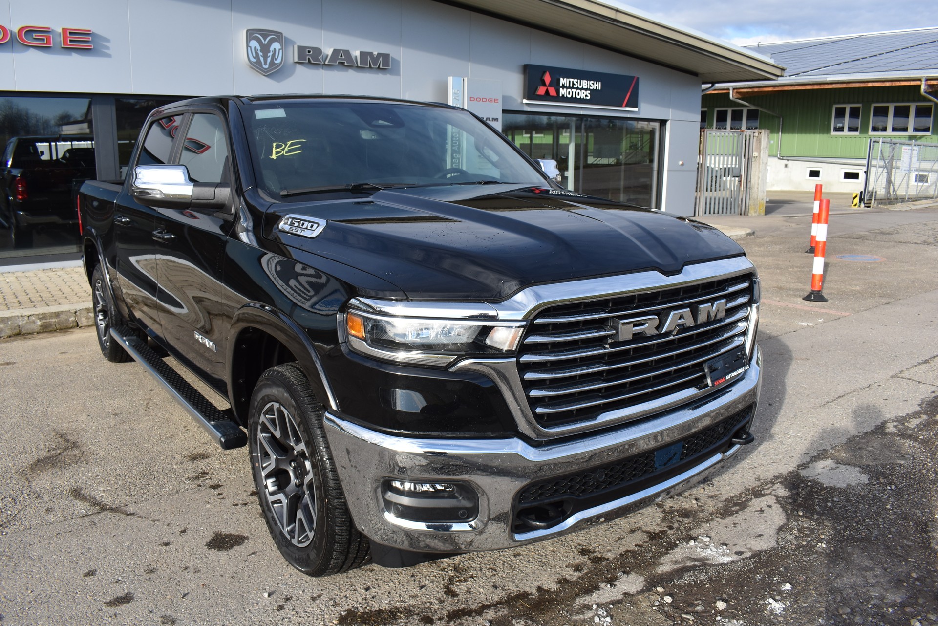 DODGE RAM 1500 CrewCab Laramie 3.0-image-3