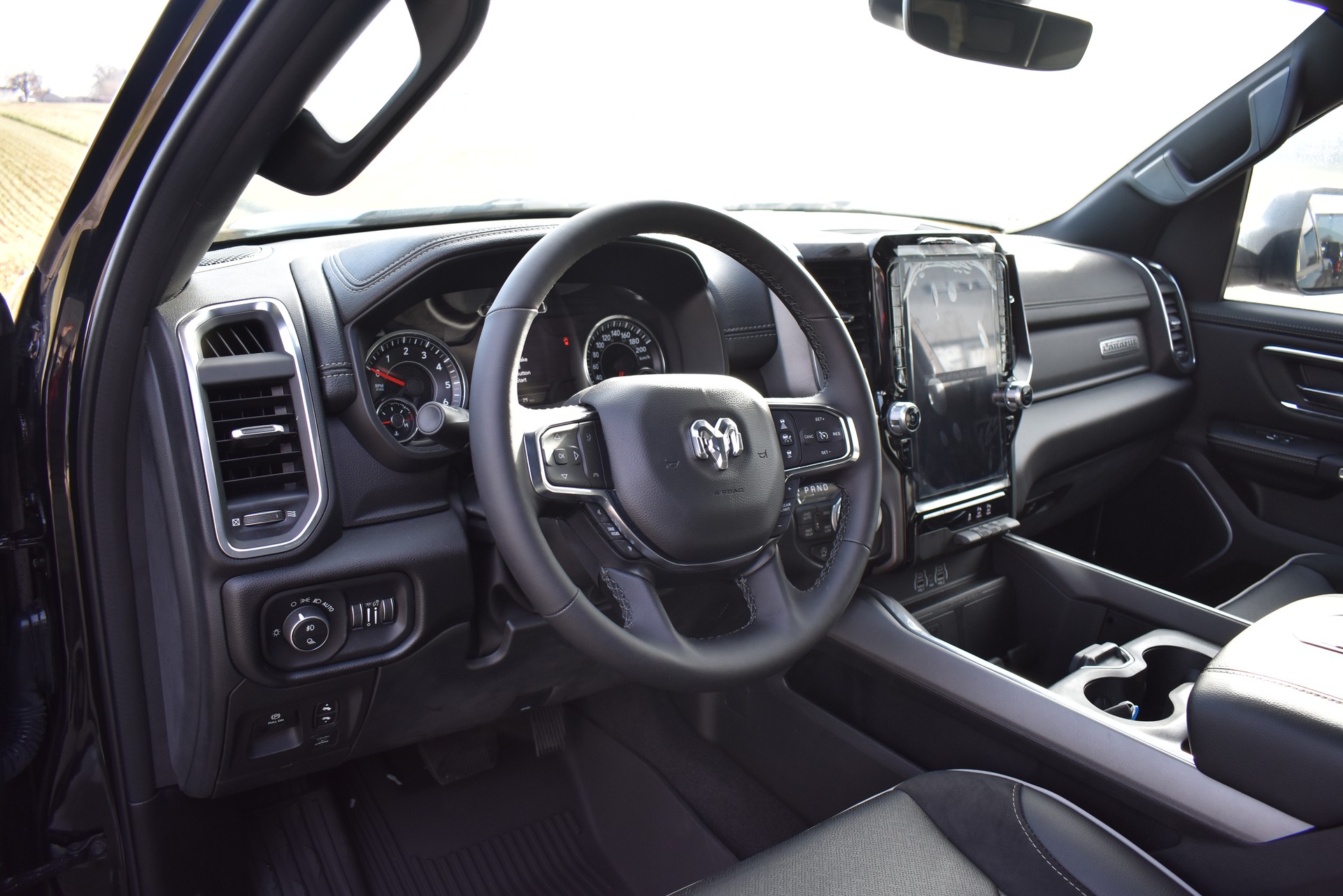 DODGE RAM 1500 CrewCab Laramie 3.0-image-11
