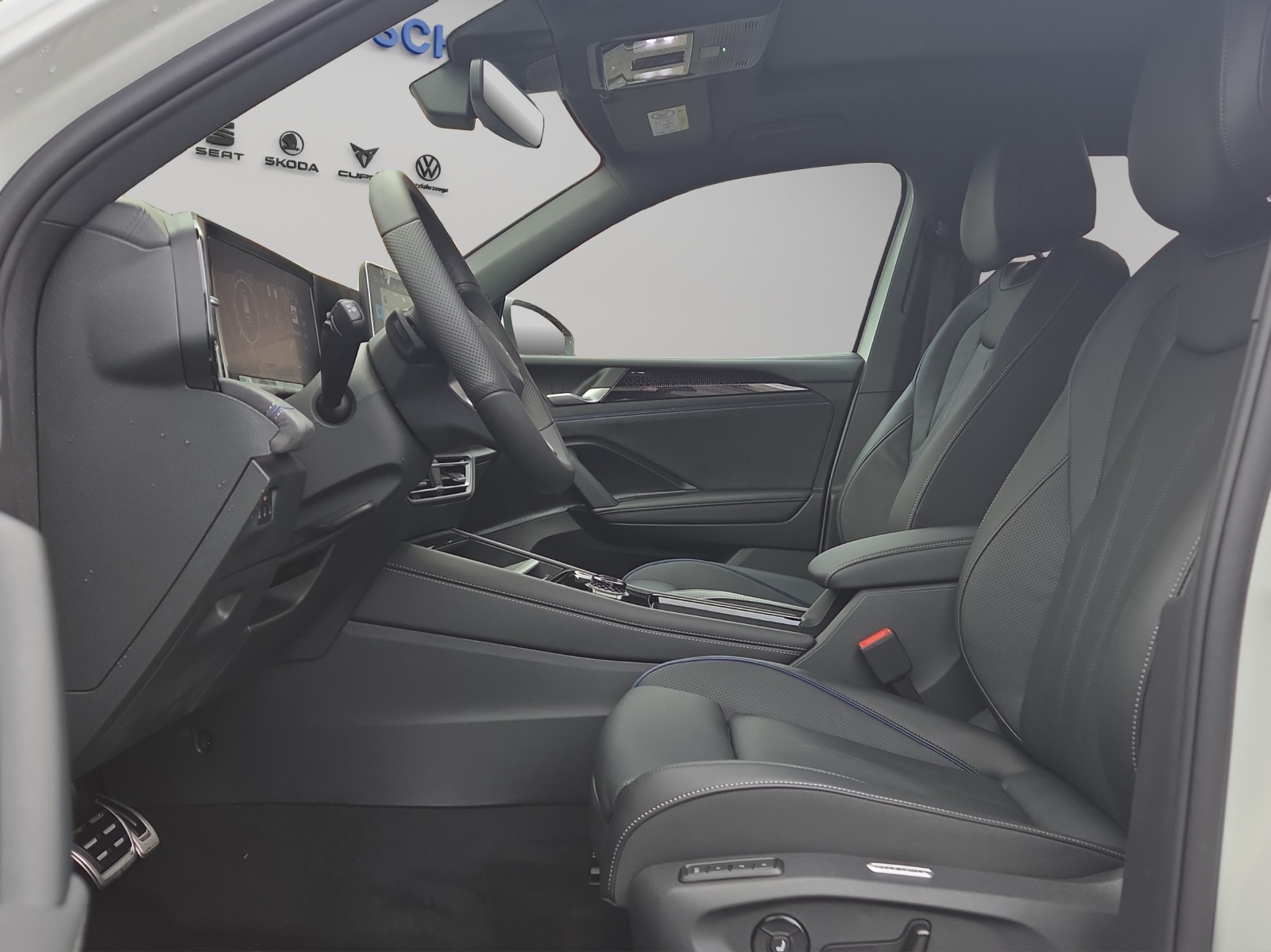 VW Tiguan 2.0 TDI SCR R-Line 4Motion DSG-image-5