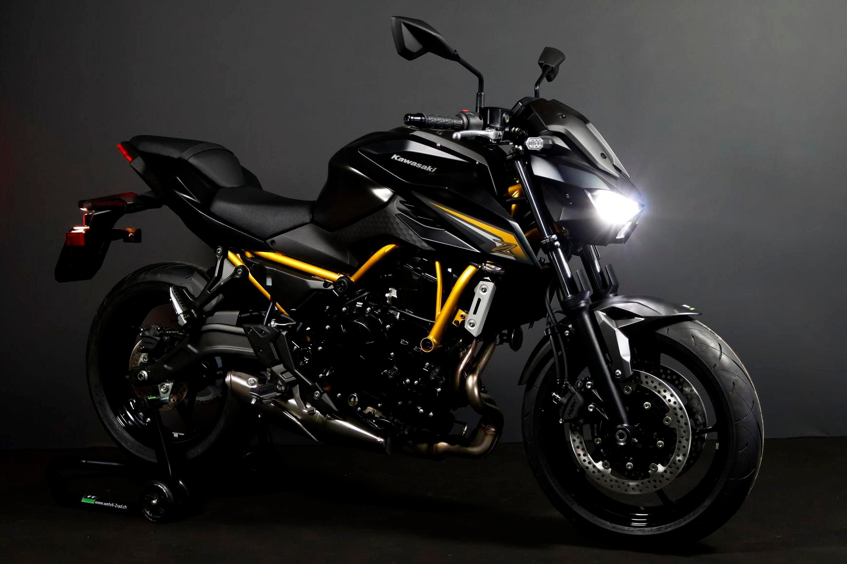 KAWASAKI Z 650 S (50/35 KW)-showroom-element-2