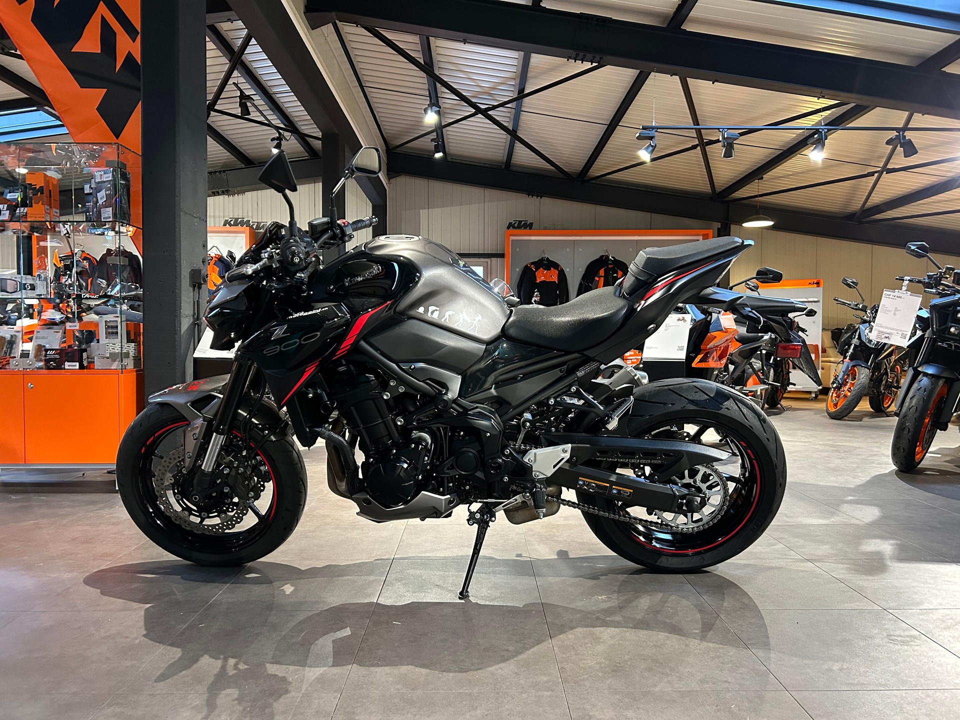 KAWASAKI Z 900-showroom-element-1