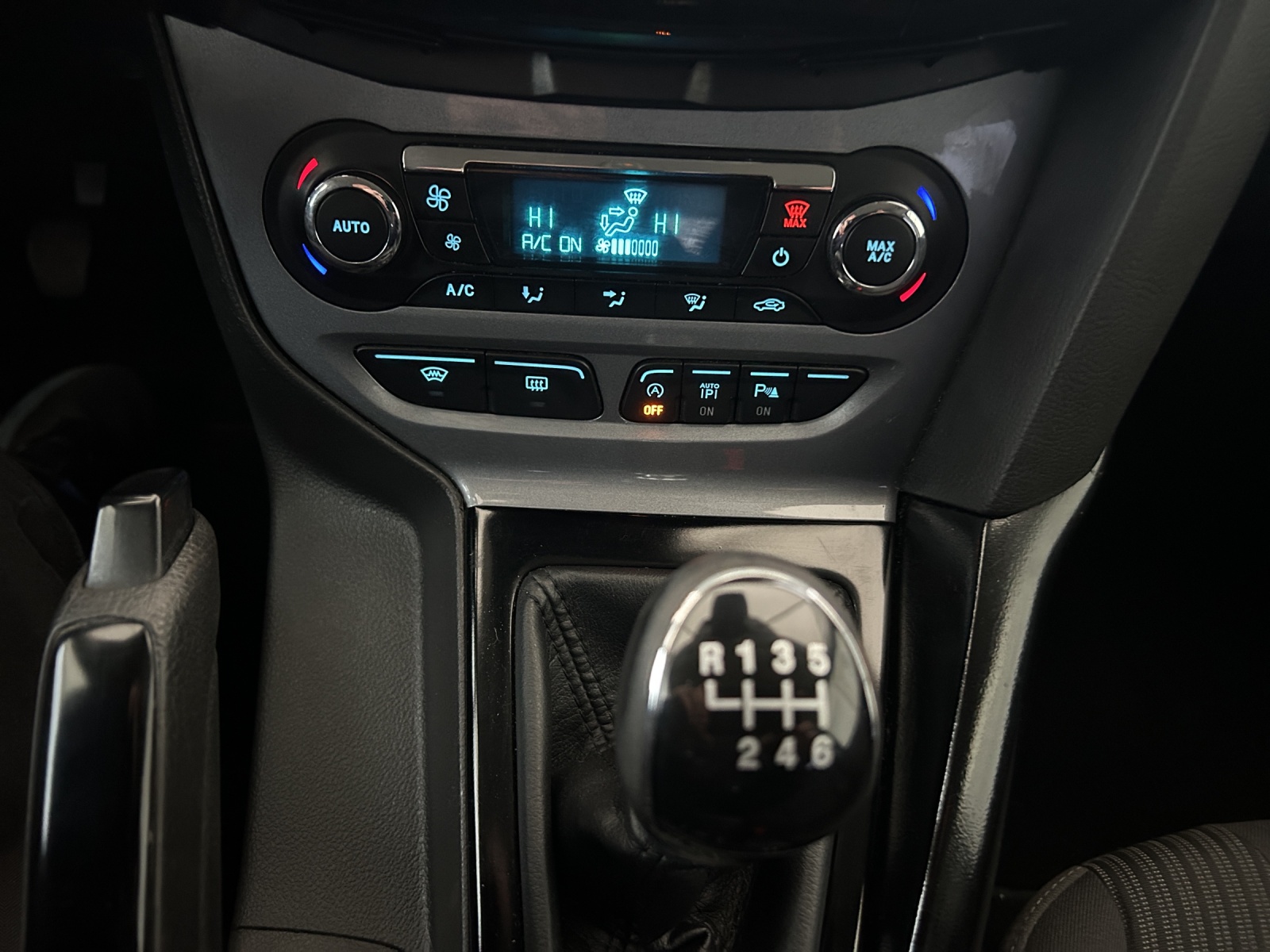 FORD Focus 1.6 SCTi Carving-image-15