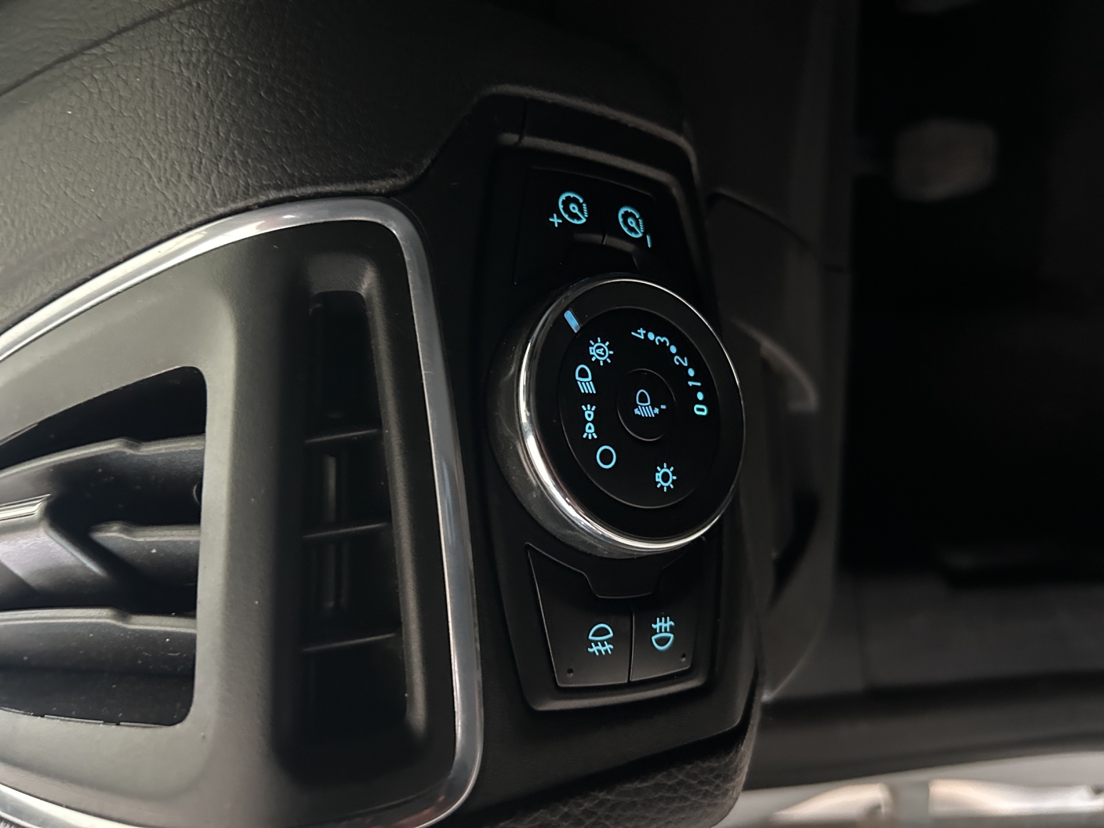 FORD Focus 1.6 SCTi Carving-image-17