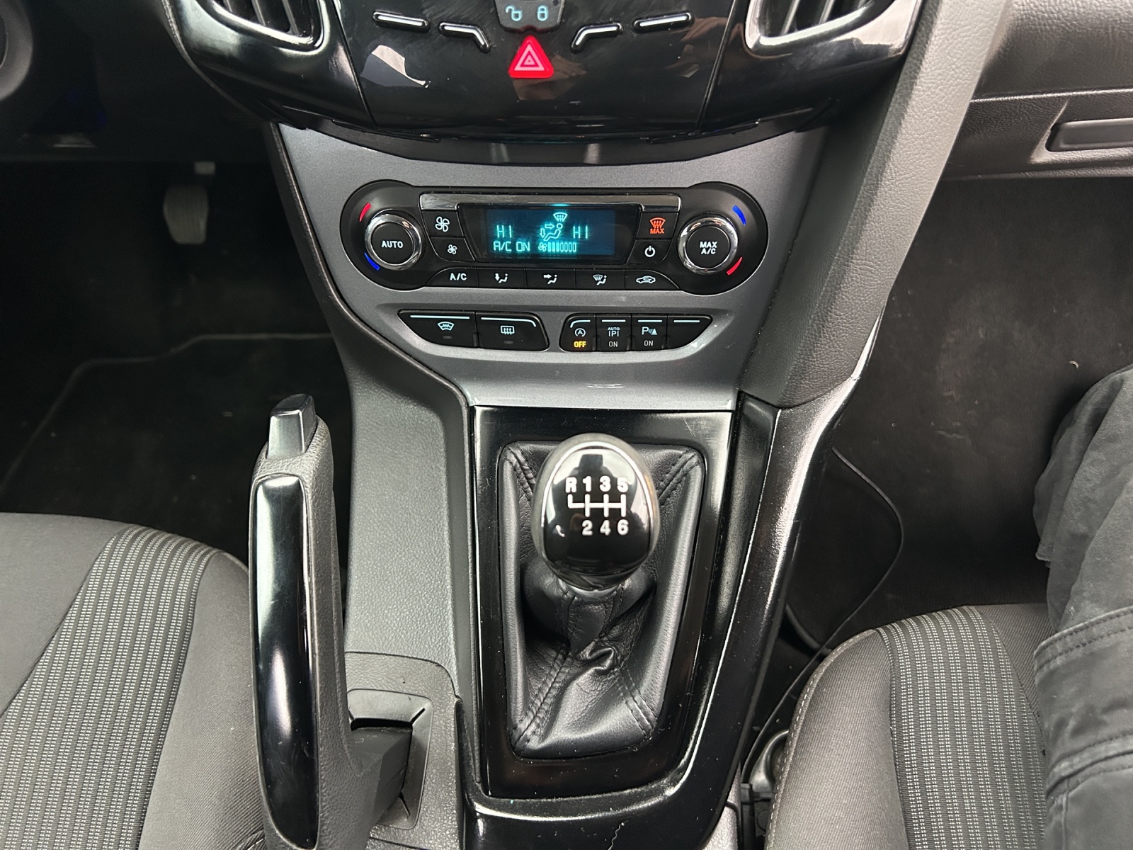 FORD Focus 1.6 SCTi Carving-image-14