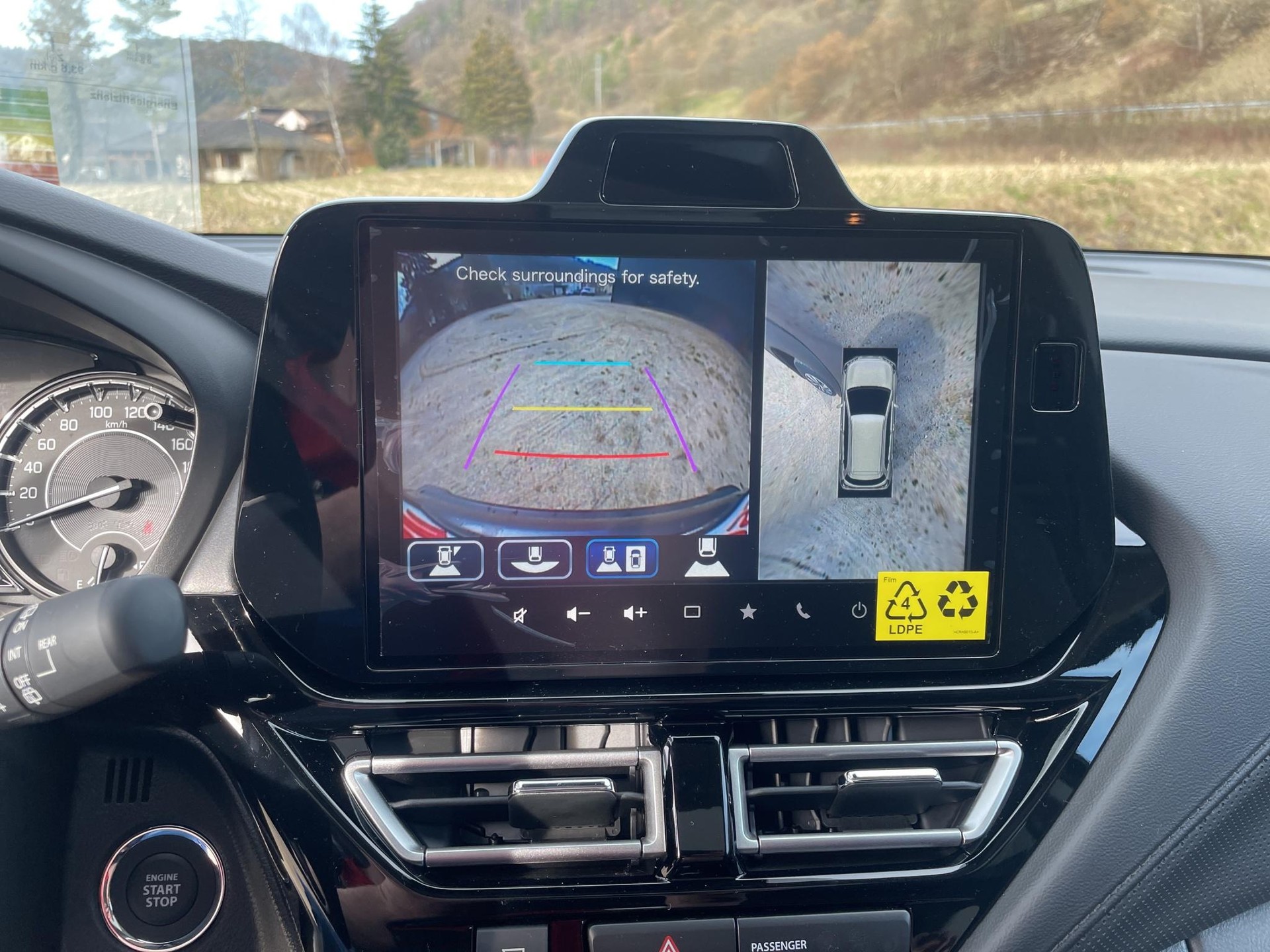 SUZUKI S-Cross 1.4 T Sakura Top Hybrid 4x4-image-8