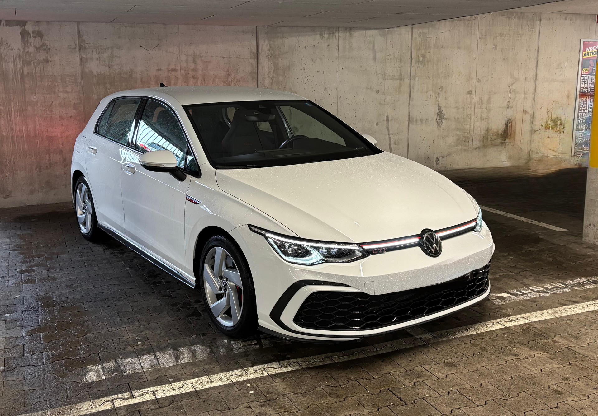 VW Golf 2.0 TSI GTI DSG-image-1