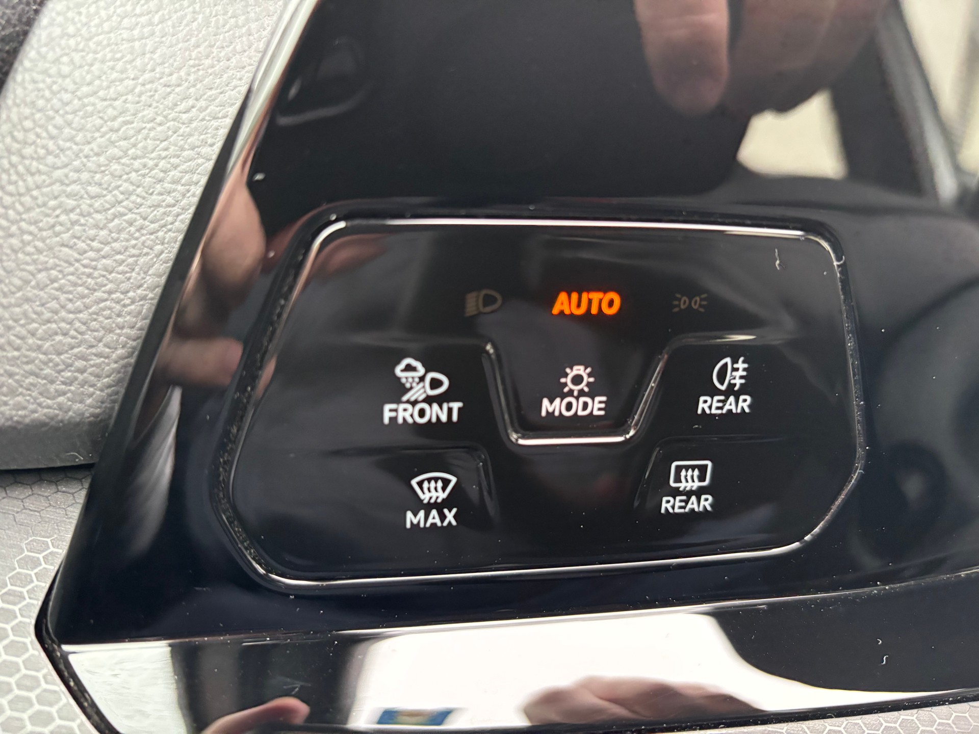 VW Golf 2.0 TSI GTI DSG-image-8