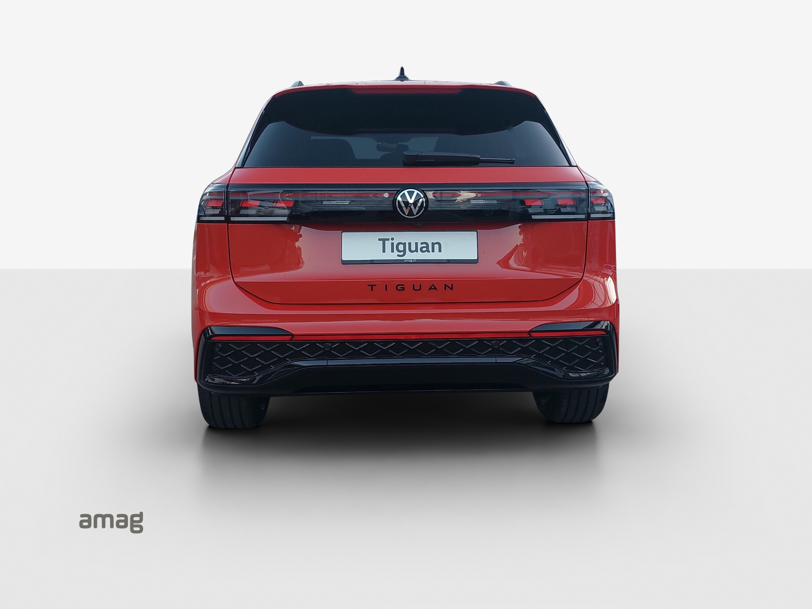 VW Tiguan 2.0 TSI DSG R-Line 4Motion-image-3
