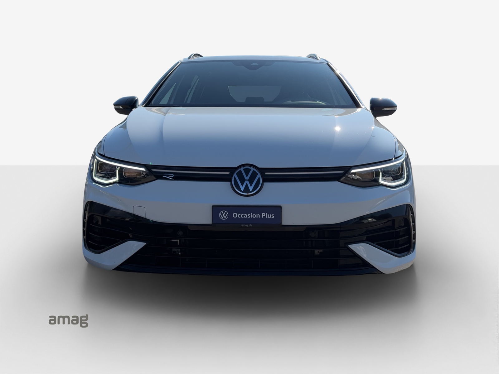 VW Golf Variant 2.0 TSI R DSG 4Motion-image-6