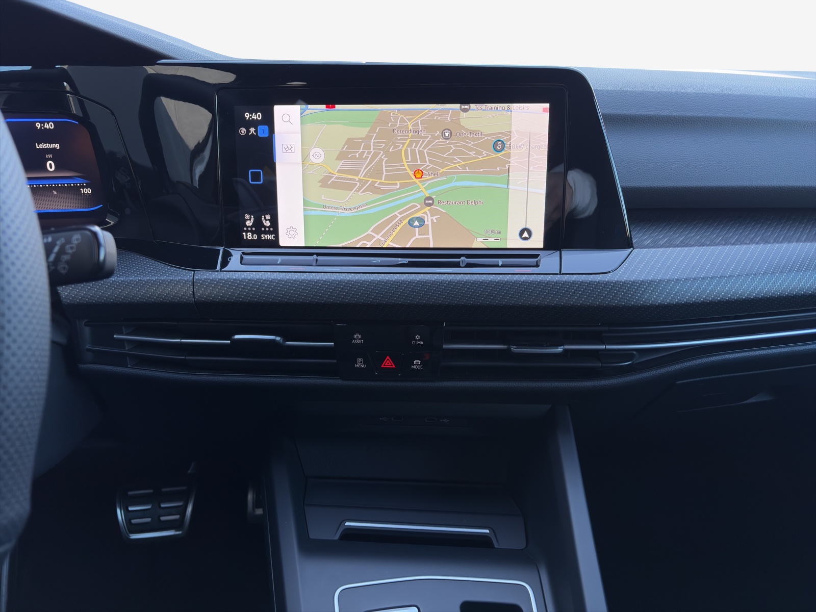 VW Golf Variant 2.0 TSI R DSG 4Motion-image-10