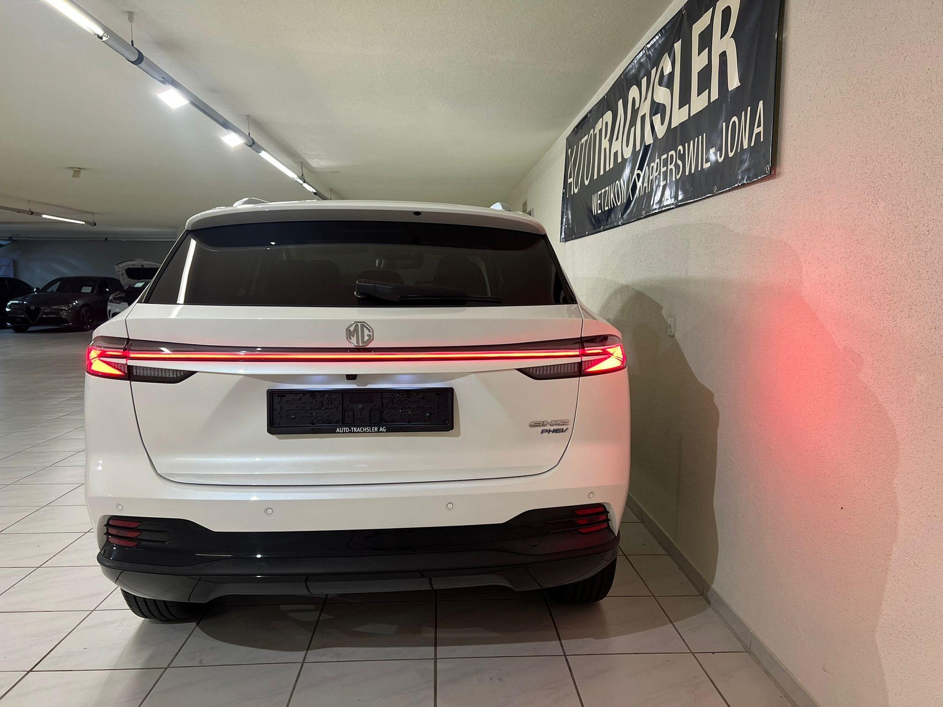 MG HS 1.5 PHEV Luxury-image-4