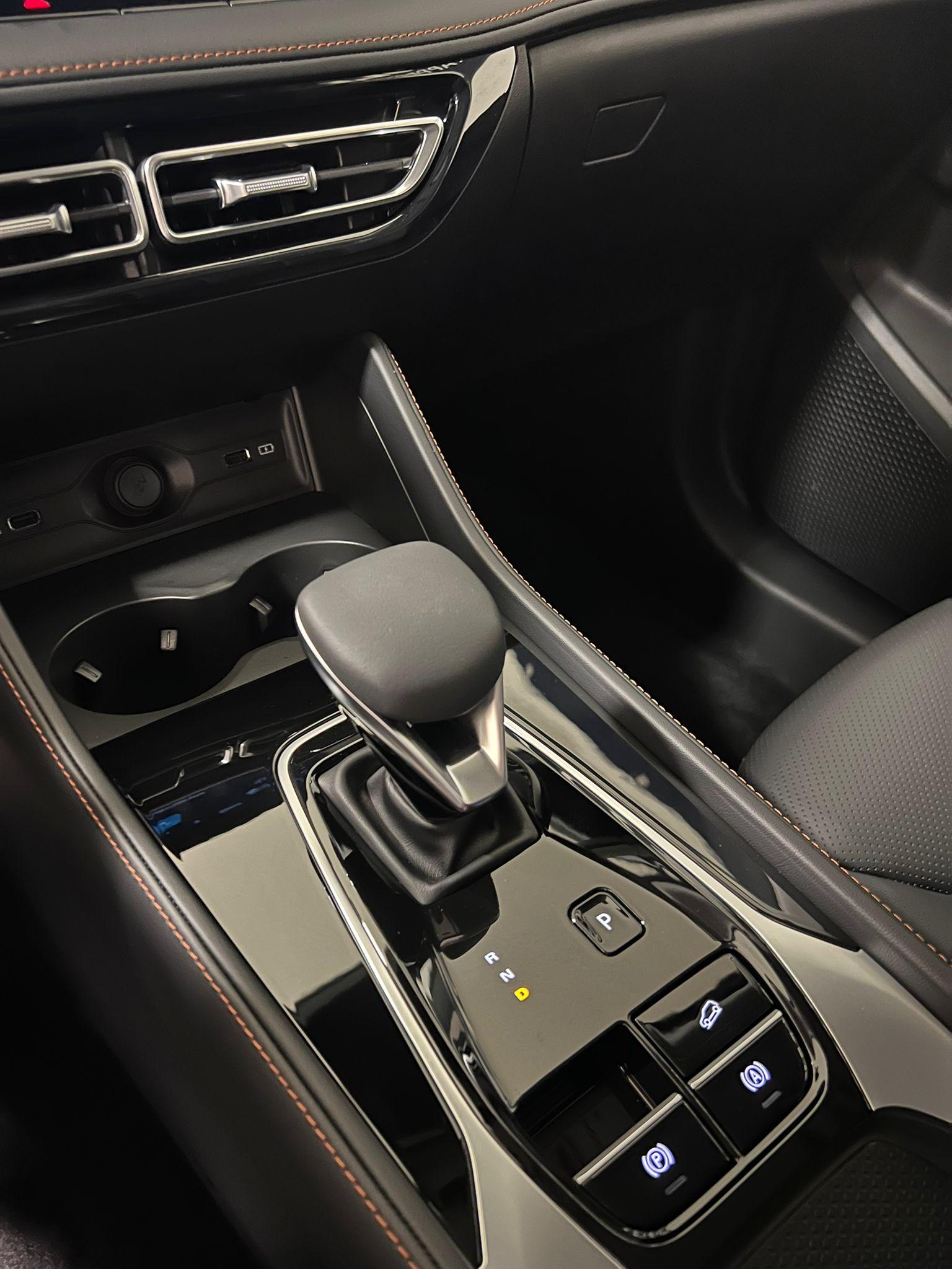 MG HS 1.5 PHEV Luxury-image-9
