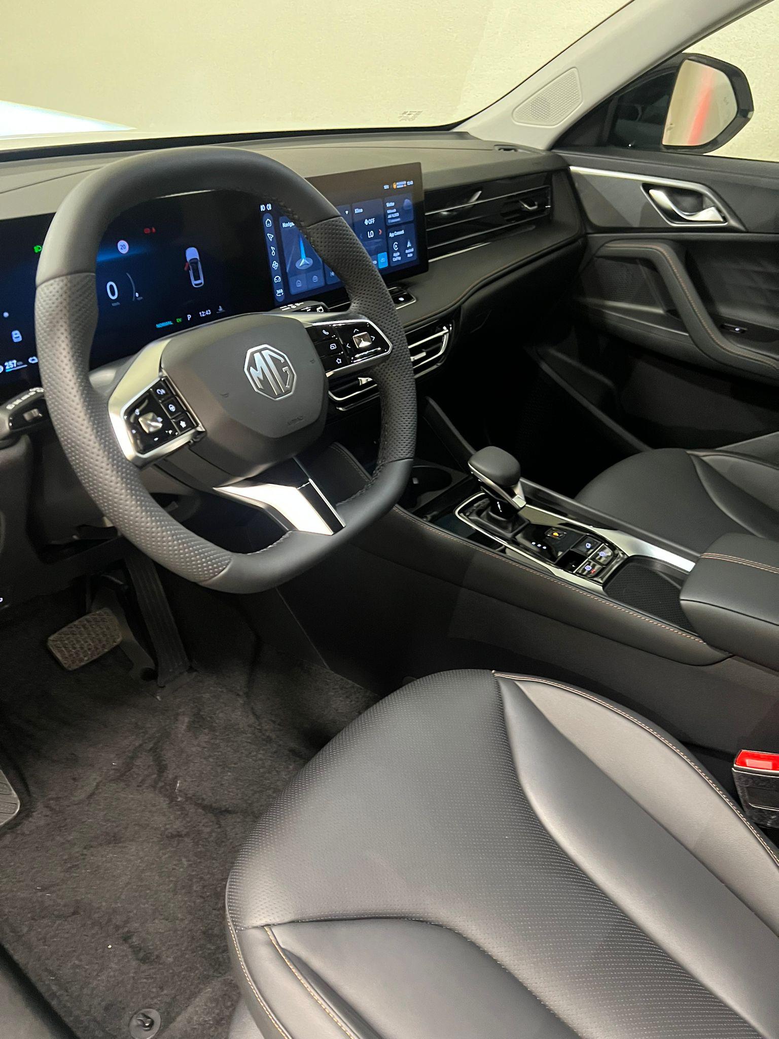 MG HS 1.5 PHEV Luxury-image-6