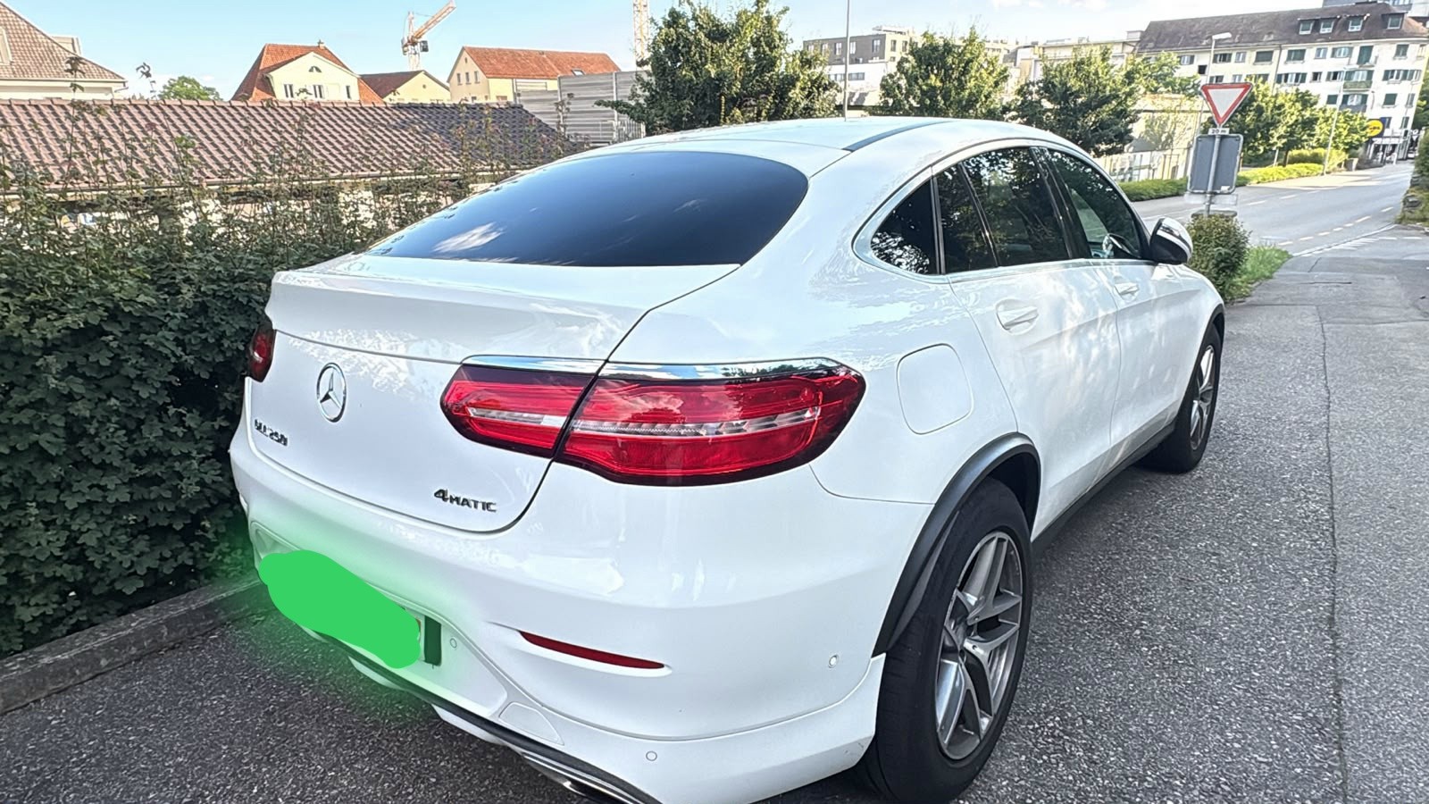 MERCEDES-BENZ GLC Coupé 250 AMG Line 4Matic 9G-Tronic-image-2