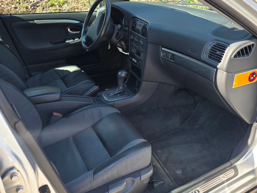VOLVO V40 2.0T Elegance Edition | Automat | Bluetooth | Sitzheizung-image-9