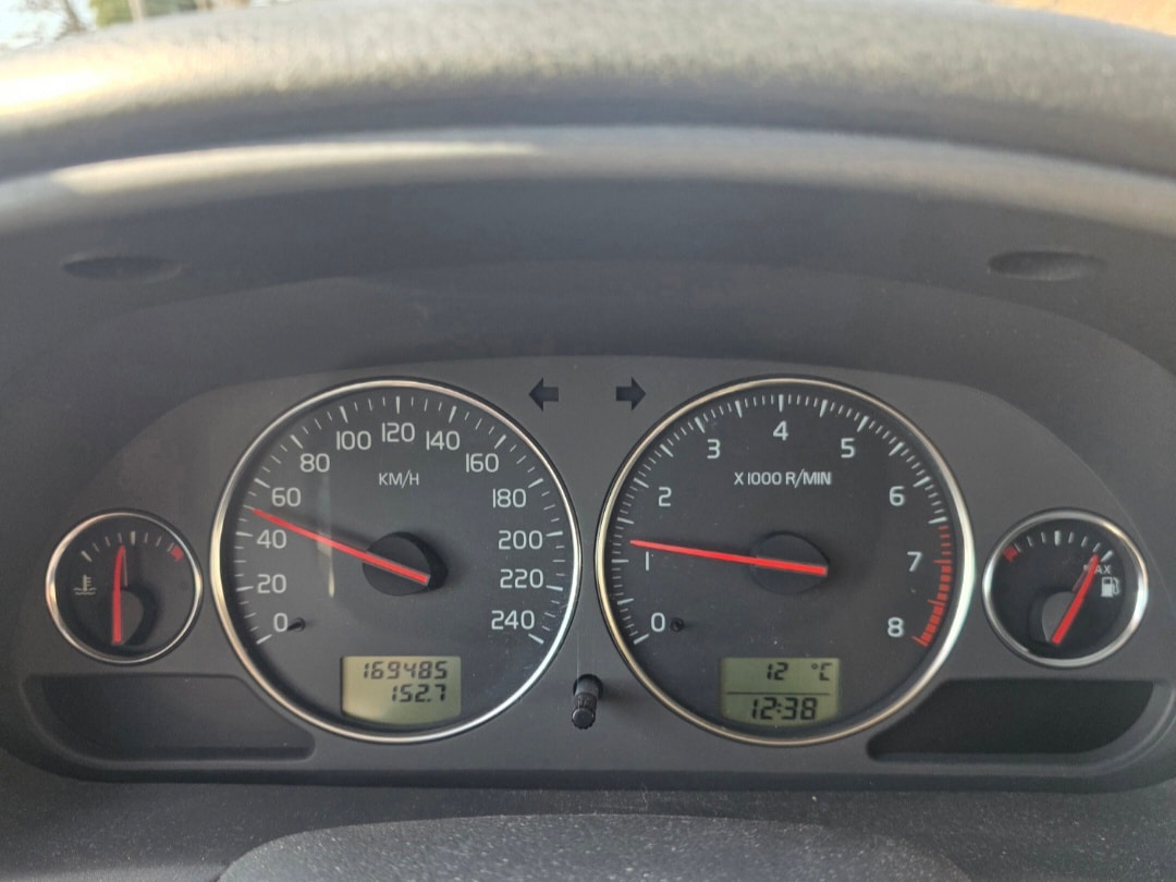 VOLVO V40 2.0T Elegance Edition | Automat | Bluetooth | Sitzheizung-image-13