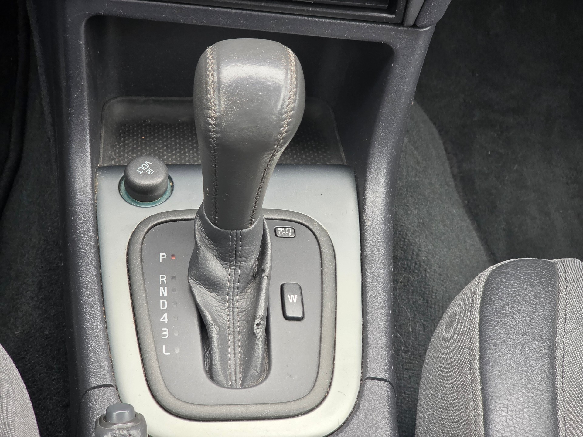 VOLVO V40 2.0T Elegance Edition | Automat | Bluetooth | Sitzheizung-image-5