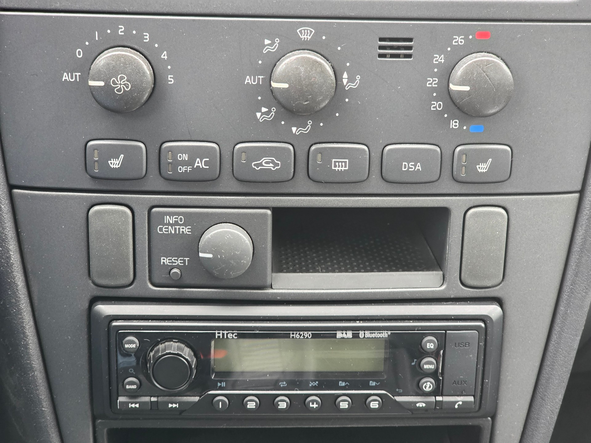 VOLVO V40 2.0T Elegance Edition | Automat | Bluetooth | Sitzheizung-image-11