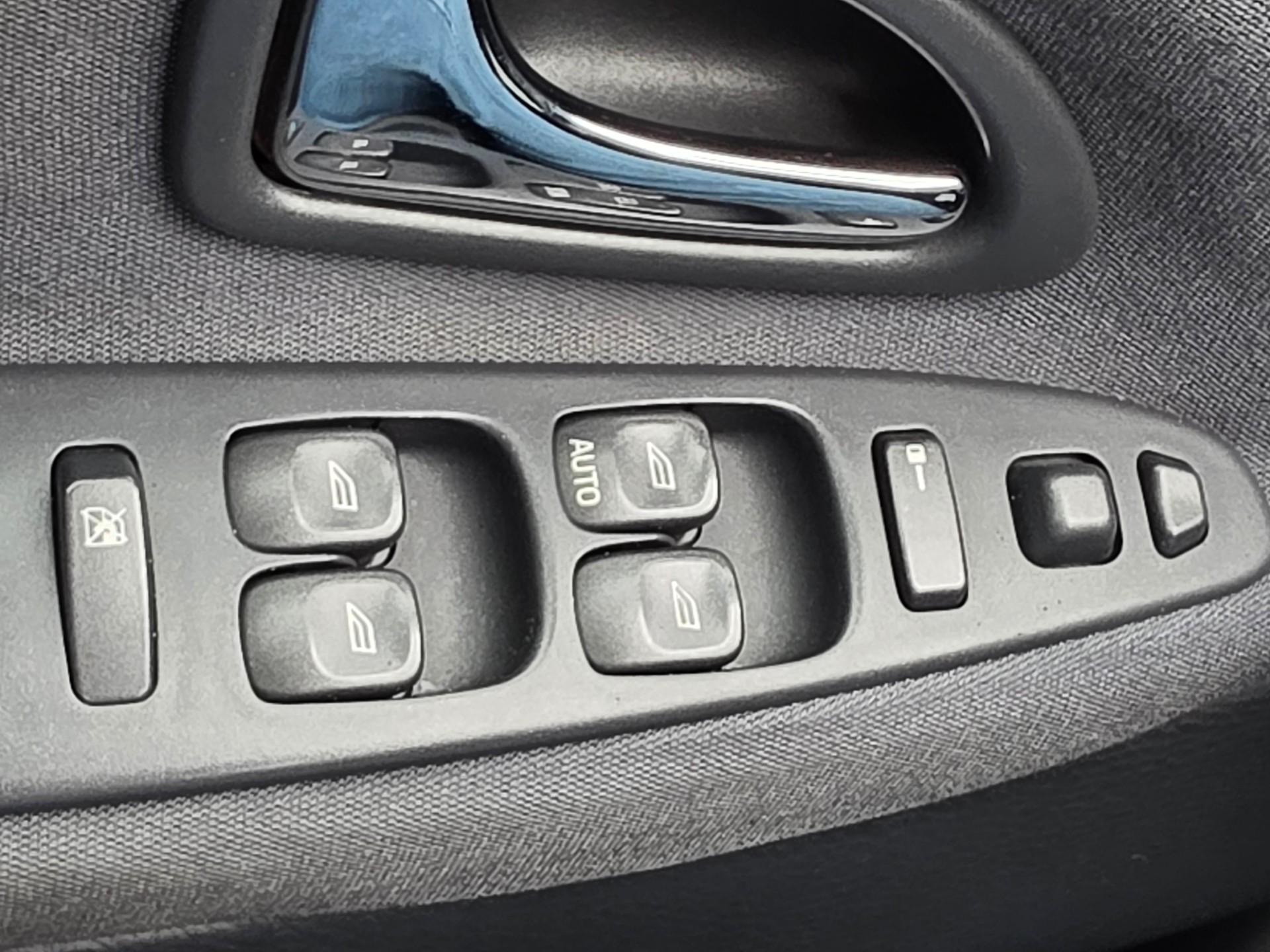 VOLVO V40 2.0T Elegance Edition | Automat | Bluetooth | Sitzheizung-image-6