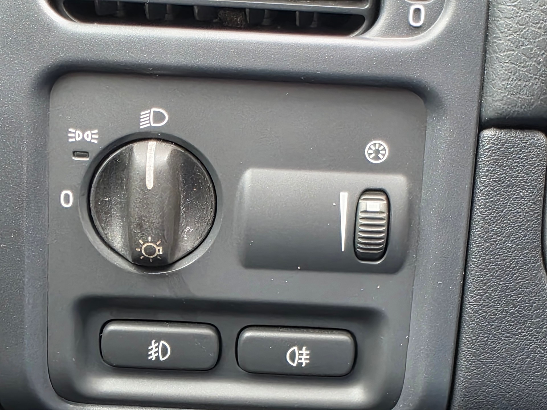 VOLVO V40 2.0T Elegance Edition | Automat | Bluetooth | Sitzheizung-image-12