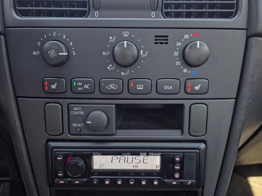 VOLVO V40 2.0T Elegance Edition | Automat | Bluetooth | Sitzheizung-showroom-element-3