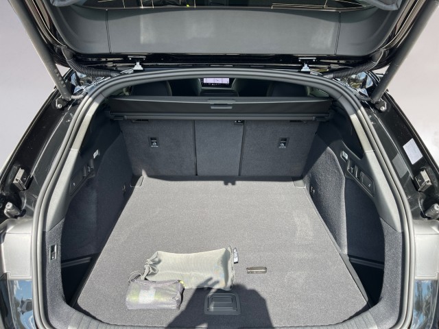 AUDI A6 Avant e-tron quattro-image-18