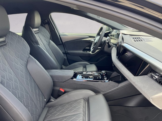 AUDI A6 Avant e-tron quattro-image-16