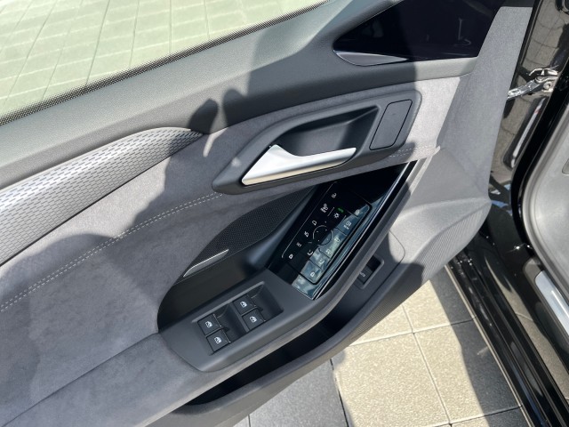 AUDI A6 Avant e-tron quattro-image-10