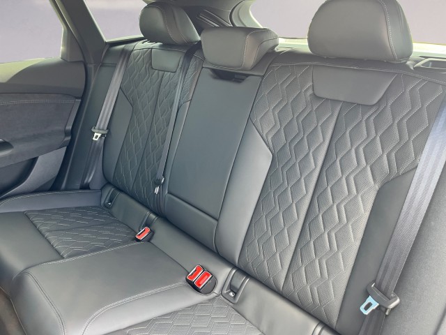 AUDI A6 Avant e-tron quattro-image-15