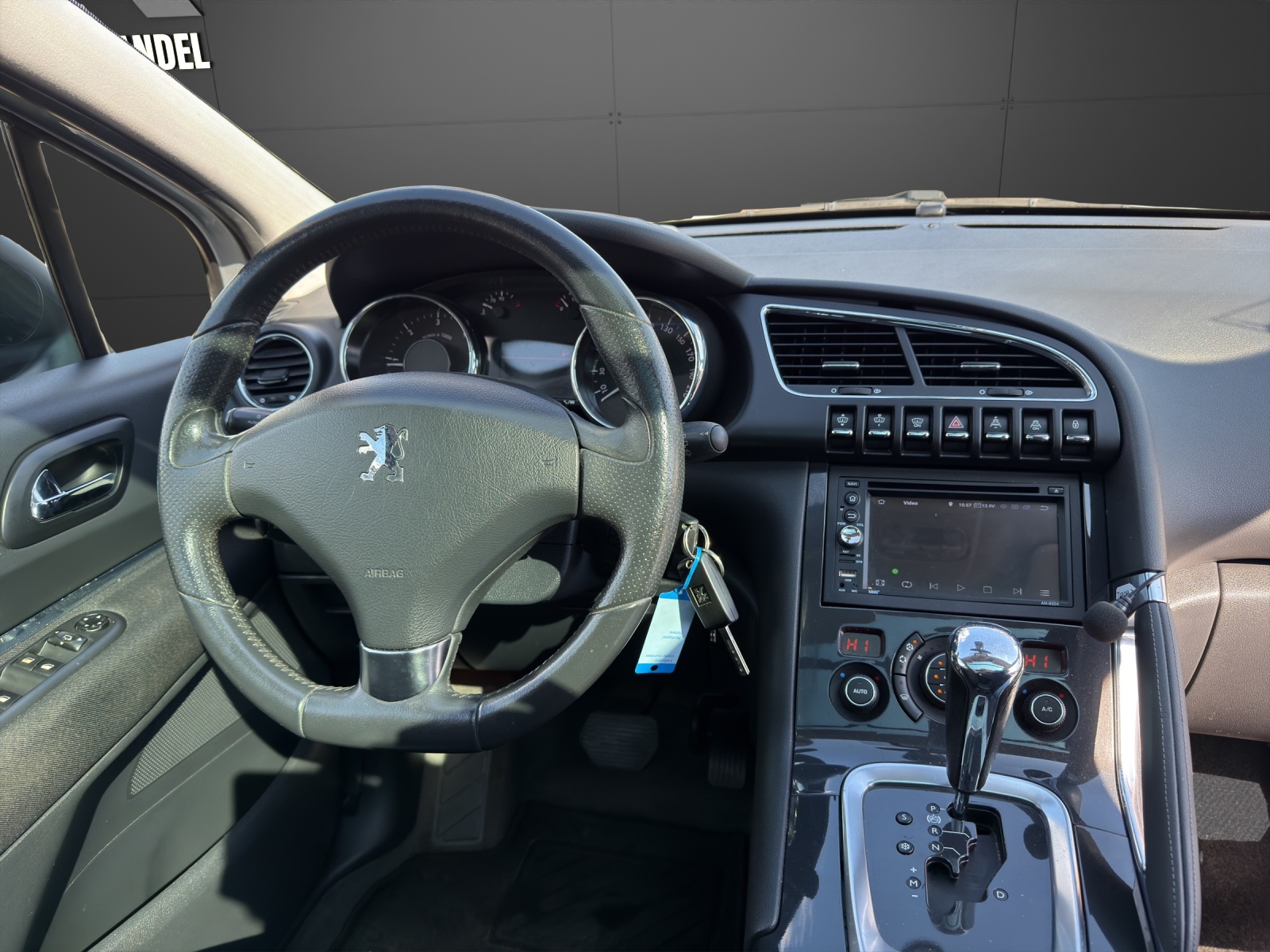 PEUGEOT 3008 2.0 HDI Sport Pack Tiptronic-image-8