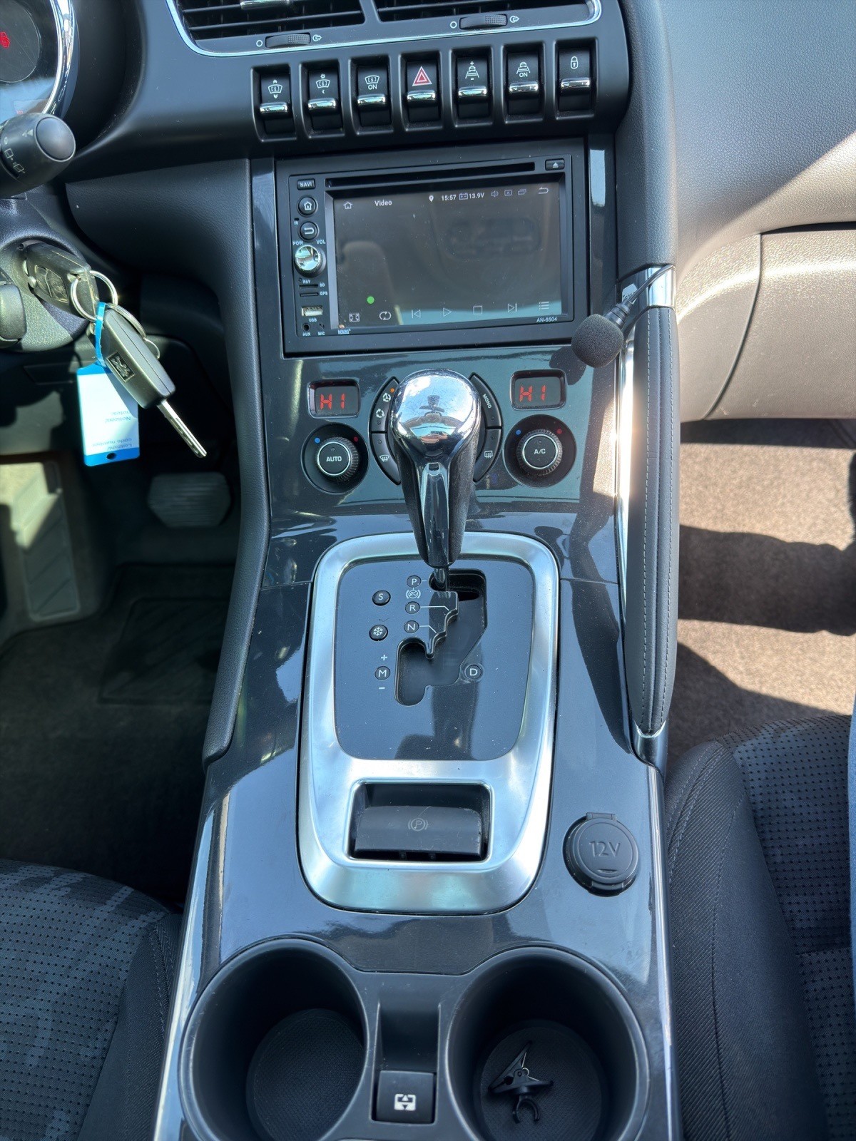 PEUGEOT 3008 2.0 HDI Sport Pack Tiptronic-image-9