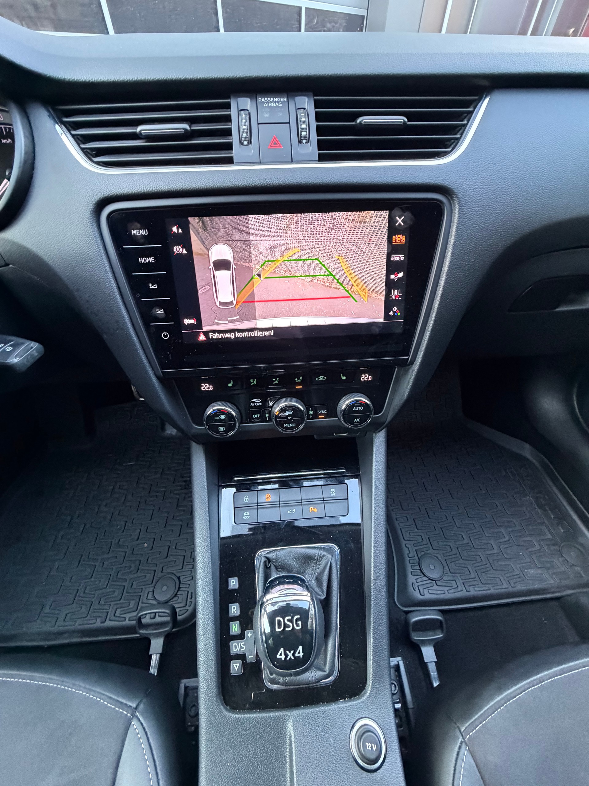 SKODA Octavia Combi 2.0 TDI Scout 4x4 DSG Leasing ab 295.--image-12