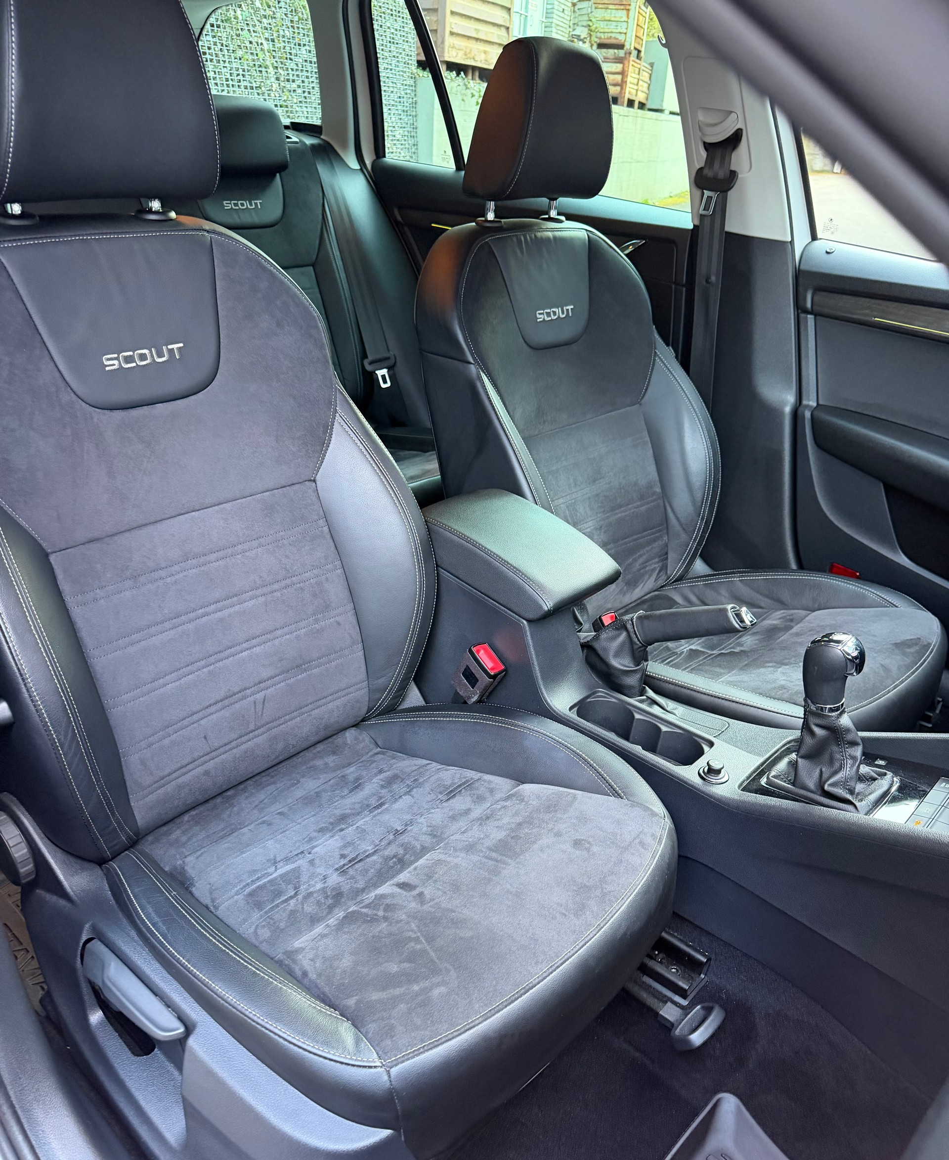 SKODA Octavia Combi 2.0 TDI Scout 4x4 DSG Leasing ab 295.--image-9