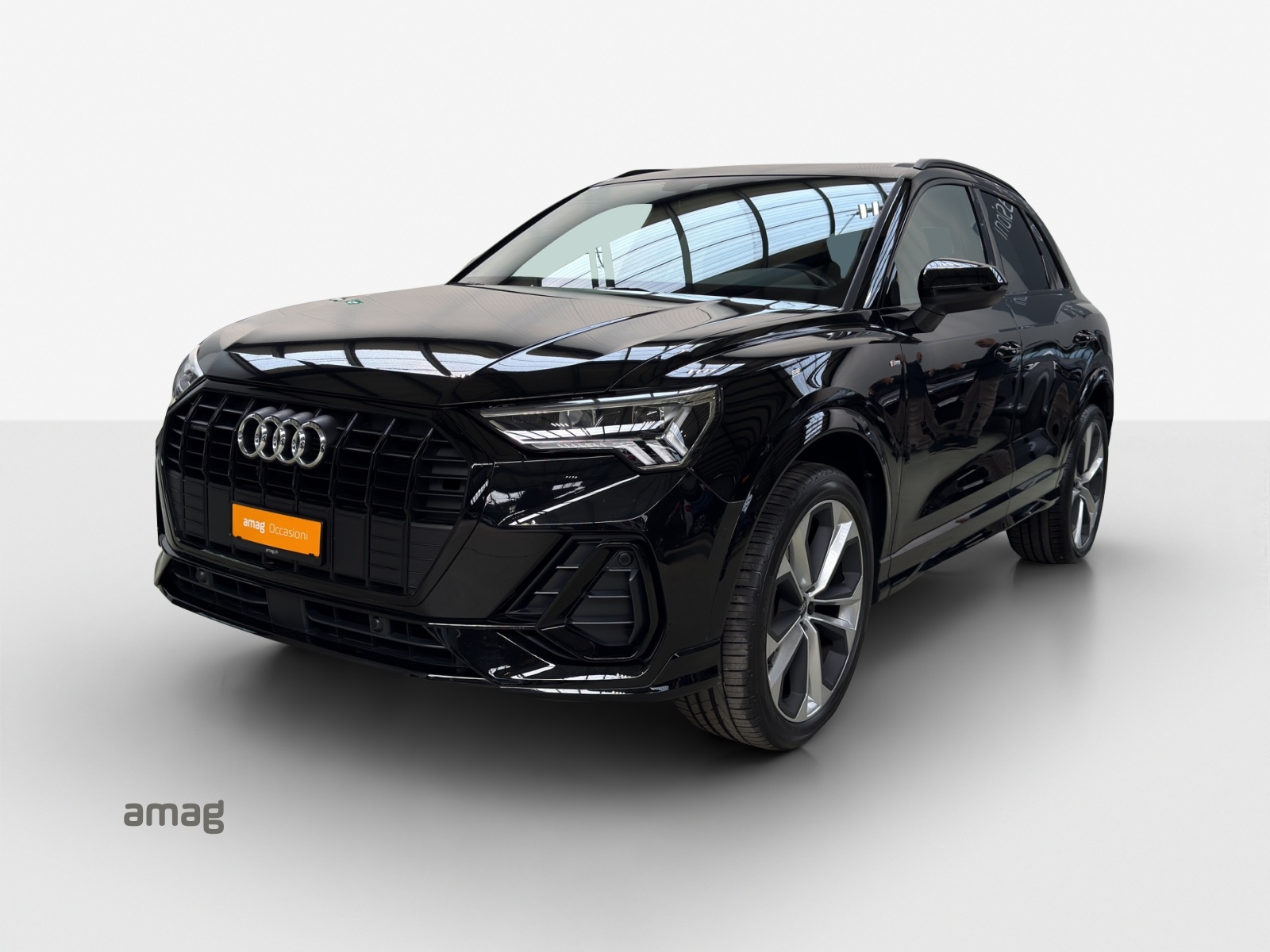 AUDI Q3 40 TDI S line Attraction quattro S-tronic-image-0