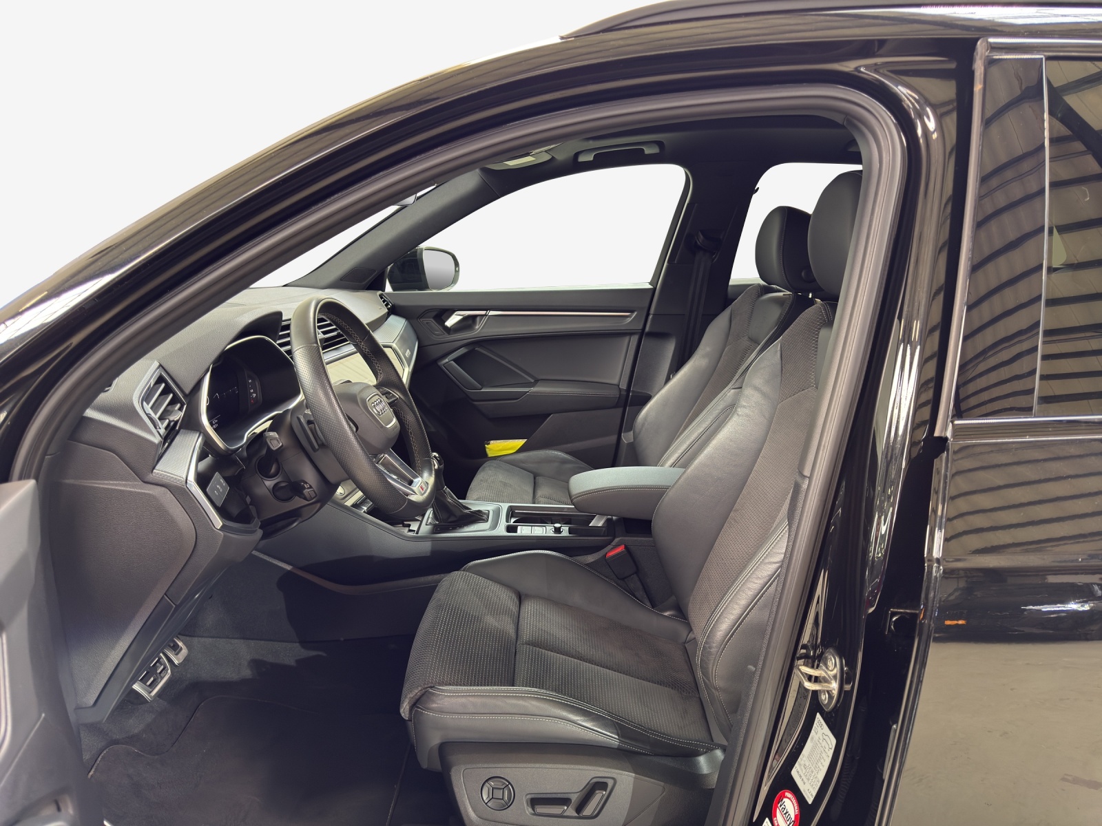 AUDI Q3 40 TDI S line Attraction quattro S-tronic-image-7