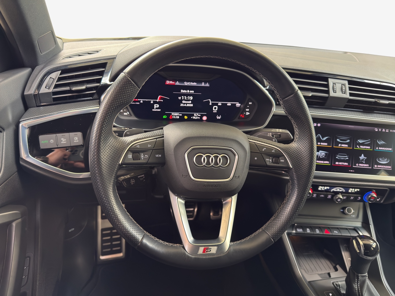 AUDI Q3 40 TDI S line Attraction quattro S-tronic-image-9
