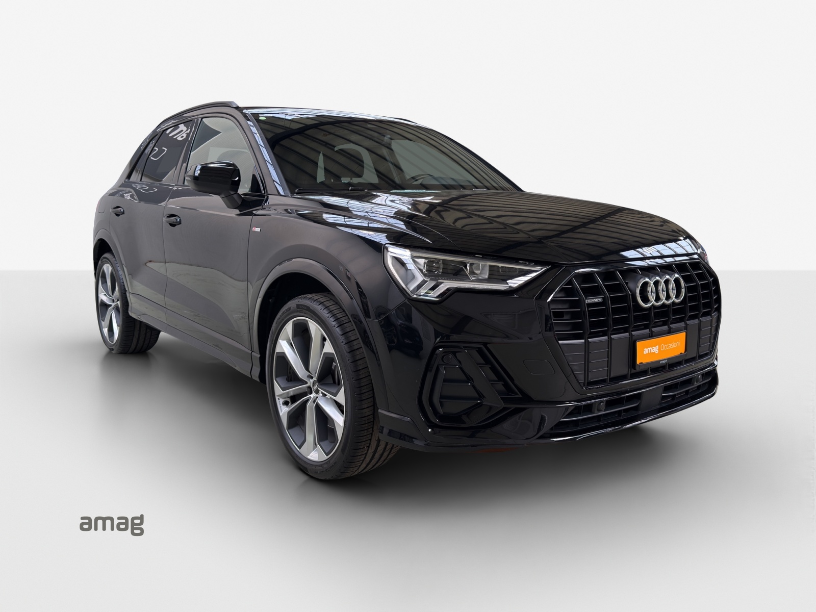 AUDI Q3 40 TDI S line Attraction quattro S-tronic-image-5