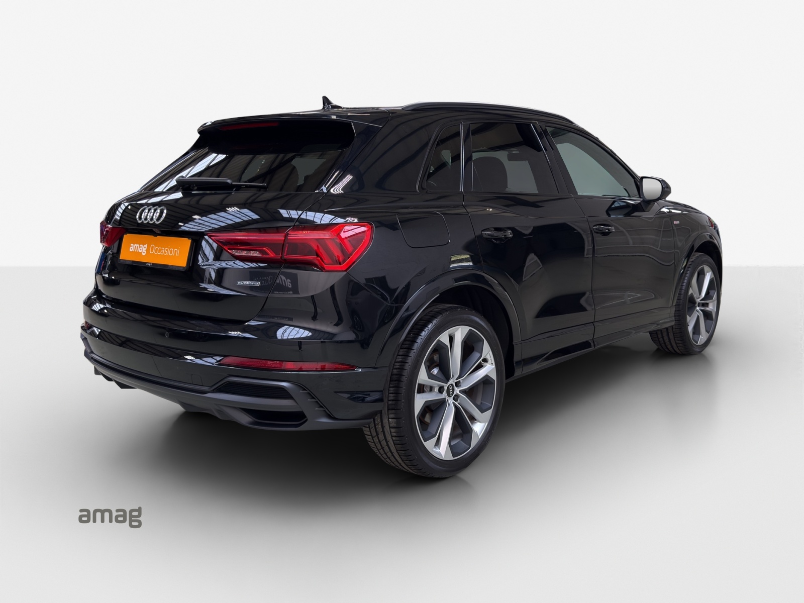 AUDI Q3 40 TDI S line Attraction quattro S-tronic-image-4